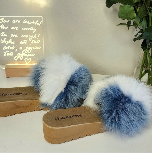 Hand Made Blue and White Fur Slide Sandals - Picture 9 of 12